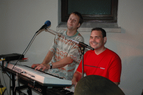 download, unsere 2 Keyborder, Matthias und Stefan, Schwabacher Brgerfest 2004, 190kB